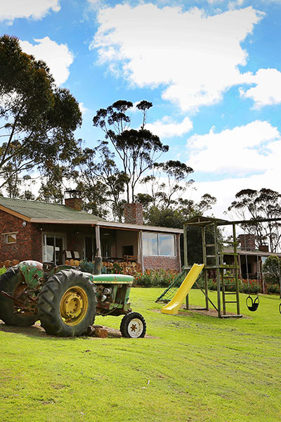 skeiding_accomodation_and_tractor skeiding_accomodation_and_tractor